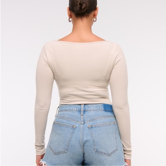 Abercrombie & Fitch Dad Short High Rise Curve Love Light Wash Blue Jean Shorts - Picture 3 of 7